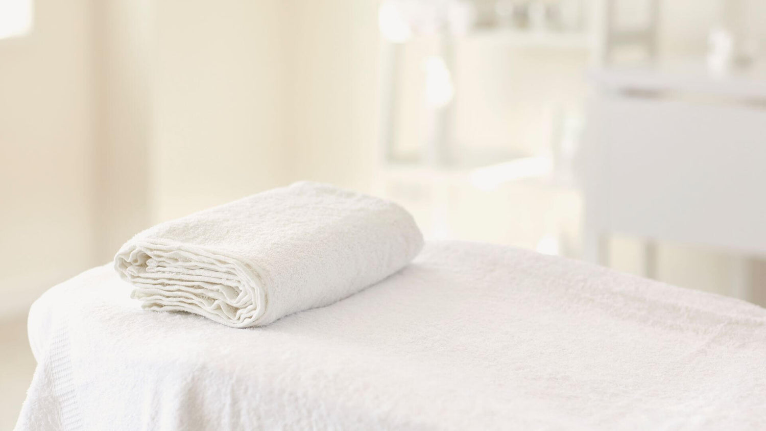 How to Maintain and Clean Your Facial Bed or Massage Table